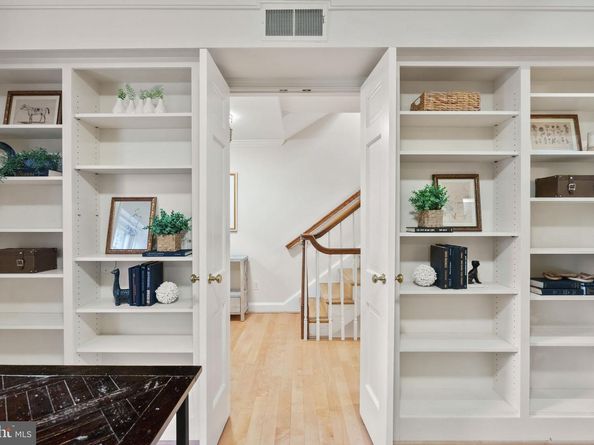116 Cameron Mews, Alexandria VA 22314
