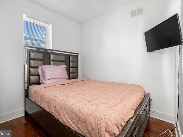5729 Christian Street, Philadelphia PA 19143