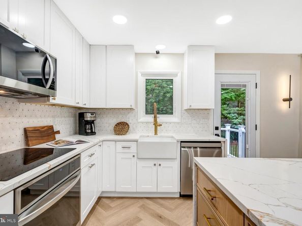 1929 Baton Drive, Vienna VA 22182