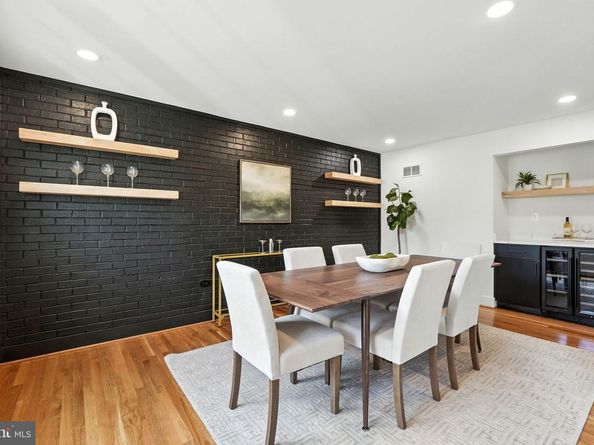 8711 Westwood Drive, Vienna VA 22182