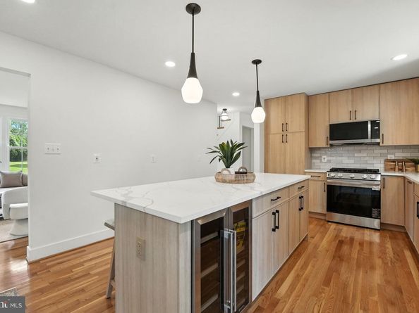 8711 Westwood Drive, Vienna VA 22182