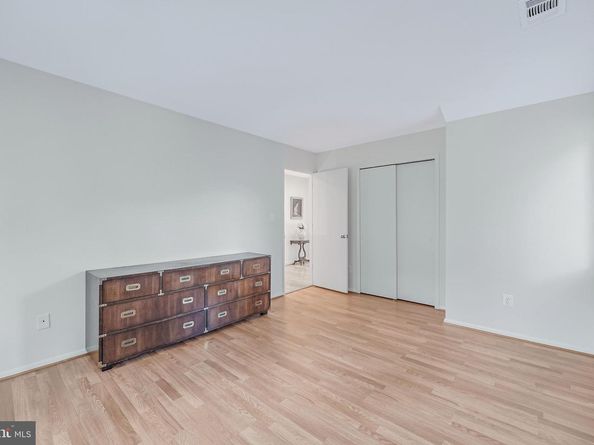 1933 Lakeport Way, Reston VA 20191