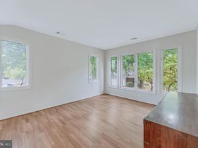 1933 Lakeport Way, Reston VA 20191