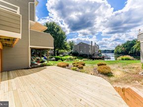 1933 Lakeport Way, Reston VA 20191