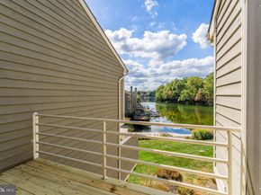 1933 Lakeport Way, Reston VA 20191