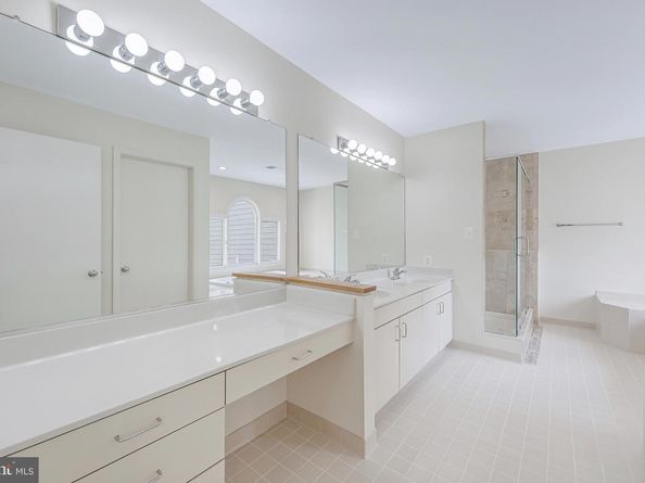 1933 Lakeport Way, Reston VA 20191