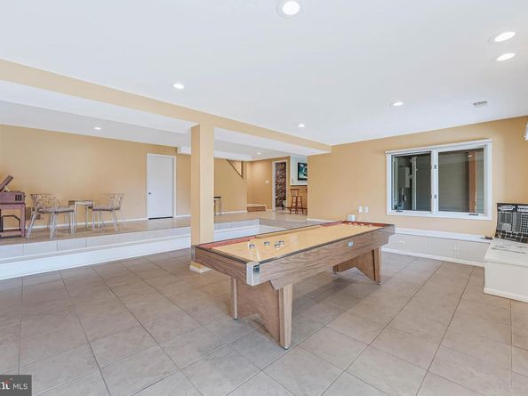 1933 Lakeport Way, Reston VA 20191