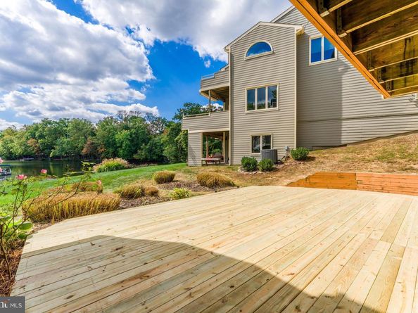 1933 Lakeport Way, Reston VA 20191