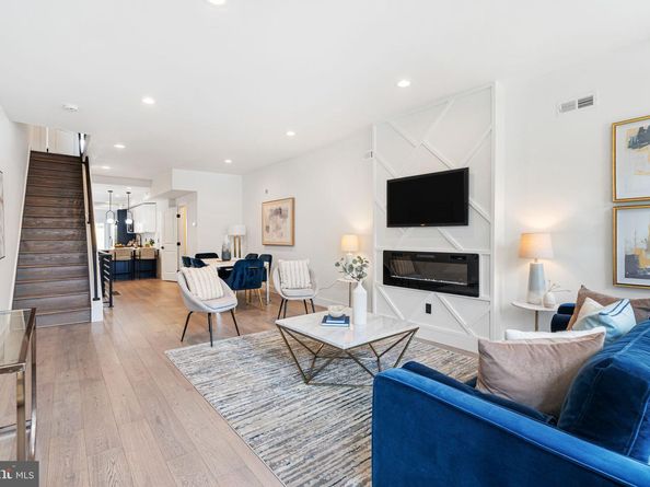 2212 E Cumberland Street, Philadelphia PA 19125