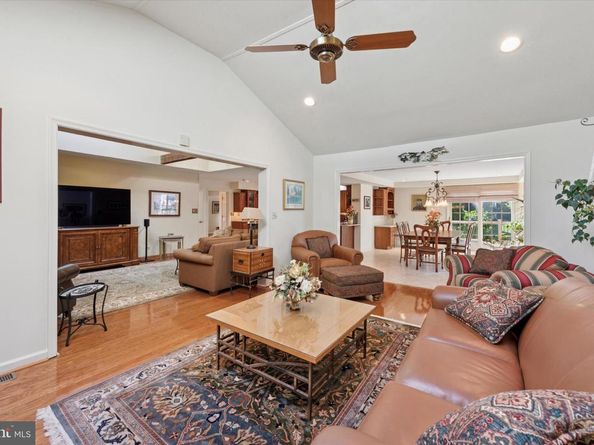 856 Monteith Drive, Wayne PA 19087
