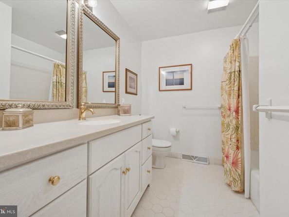 856 Monteith Drive, Wayne PA 19087