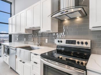 444 N 4TH Street