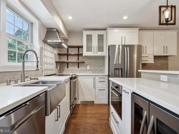 284 Parker Avenue, Philadelphia PA 19128