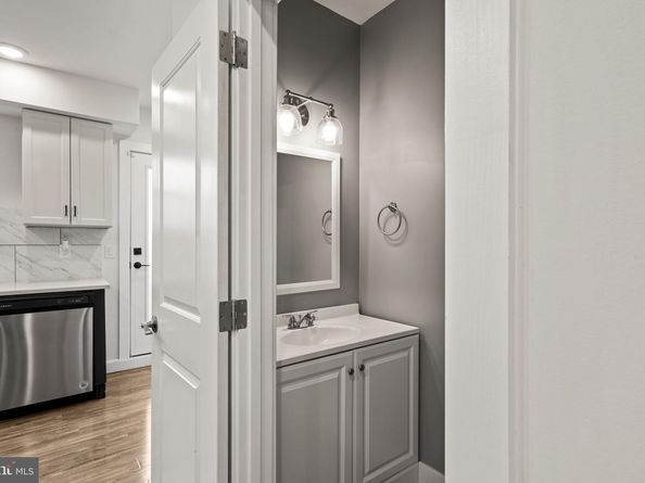 1752 Waterloo Street, Philadelphia PA 19122