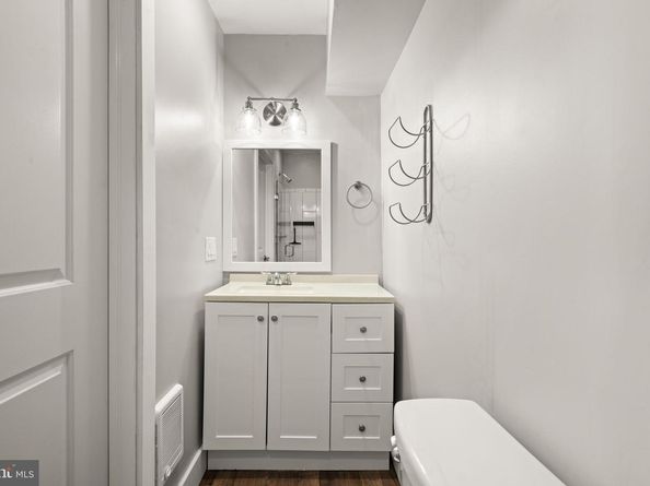 1752 Waterloo Street, Philadelphia PA 19122