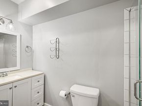 1752 Waterloo Street, Philadelphia PA 19122