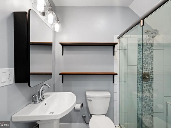1752 Waterloo Street, Philadelphia PA 19122