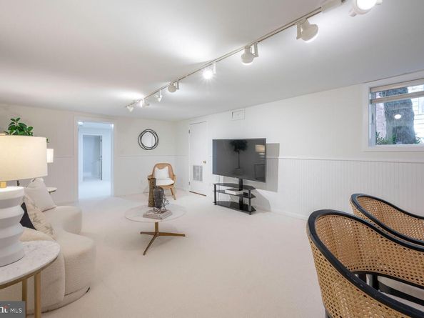 5804 Cedar Parkway, Chevy Chase MD 20815