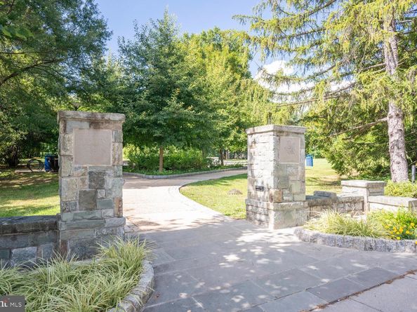 5804 Cedar Parkway, Chevy Chase MD 20815