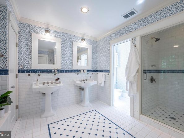 5804 Cedar Parkway, Chevy Chase MD 20815
