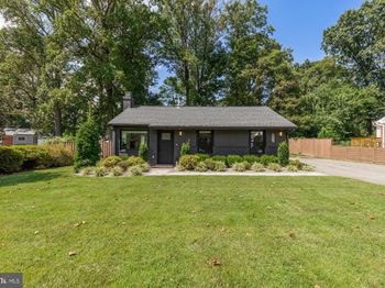 3164 Norfolk Lane
