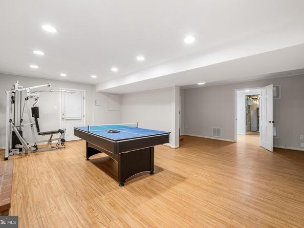 6224 Goodview Street, Bethesda MD 20817