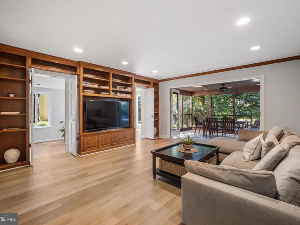 6224 Goodview Street, Bethesda MD 20817