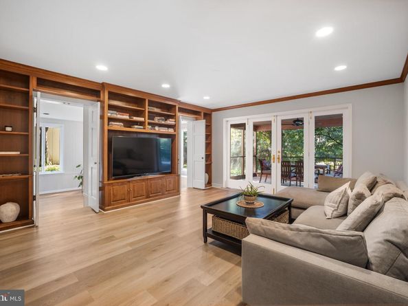 6224 Goodview Street, Bethesda MD 20817