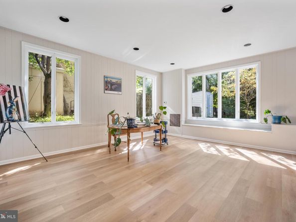 6224 Goodview Street, Bethesda MD 20817
