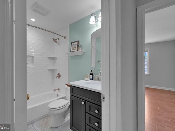 5402 S 12TH Street S, Arlington VA 22204