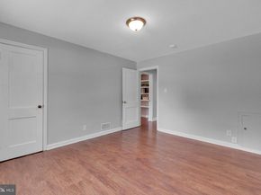5402 S 12TH Street S, Arlington VA 22204