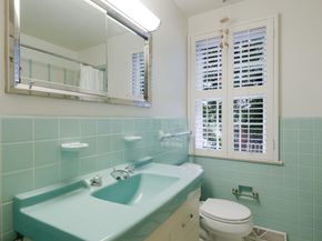 1810 Hemlock Cir, Abington PA 19001