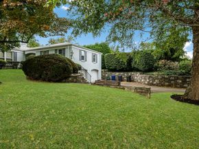 1810 Hemlock Cir, Abington PA 19001