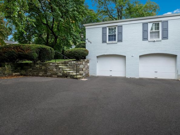 1810 Hemlock Cir, Abington PA 19001