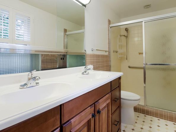 1810 Hemlock Cir, Abington PA 19001