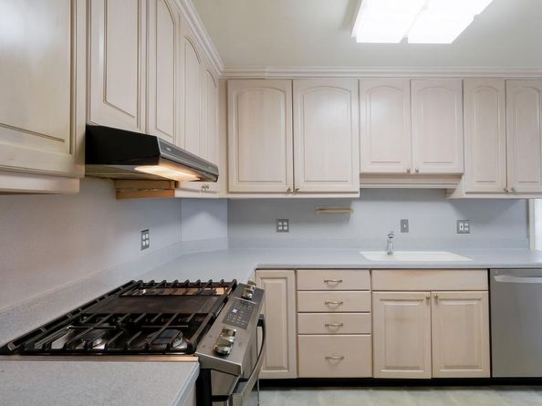 1810 Hemlock Cir, Abington PA 19001