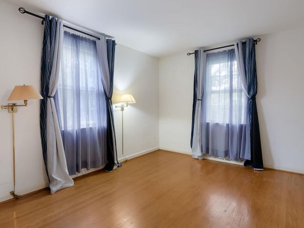 1810 Hemlock Cir, Abington PA 19001