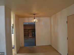 706 S Dogwood Court, Sterling VA 20164