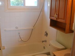 706 S Dogwood Court, Sterling VA 20164