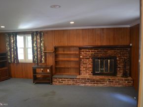 706 S Dogwood Court, Sterling VA 20164