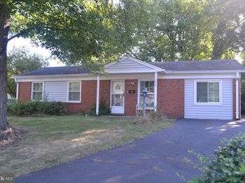 706 S Dogwood Court