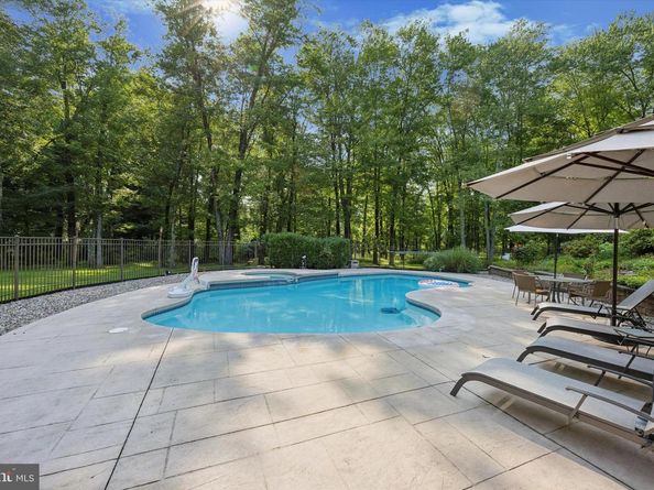 31 Aspen Drive, Warminster PA 18974