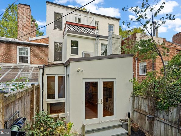 3042 P Street NW, Washington DC 20007