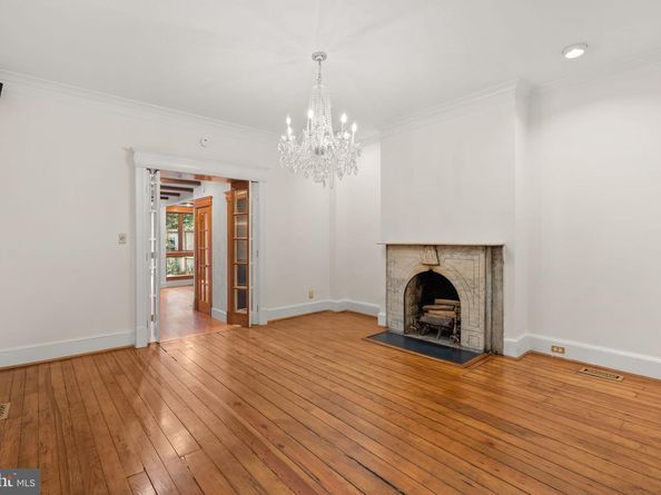 3042 P Street NW, Washington DC 20007