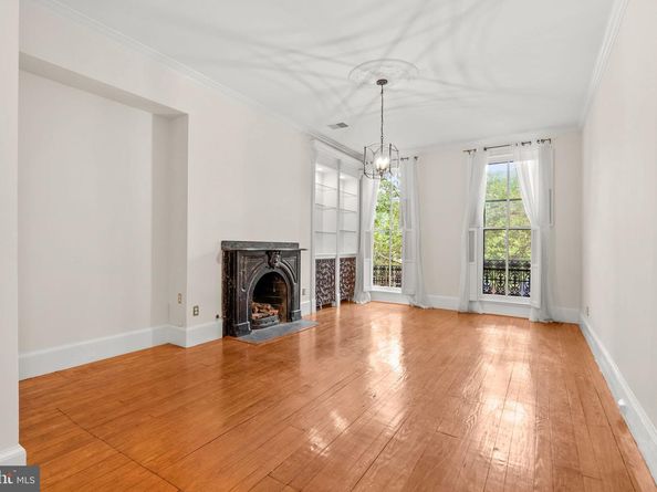 3042 P Street NW, Washington DC 20007