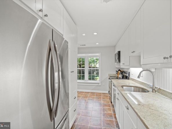 466 W Glebe Road, Alexandria VA 22305