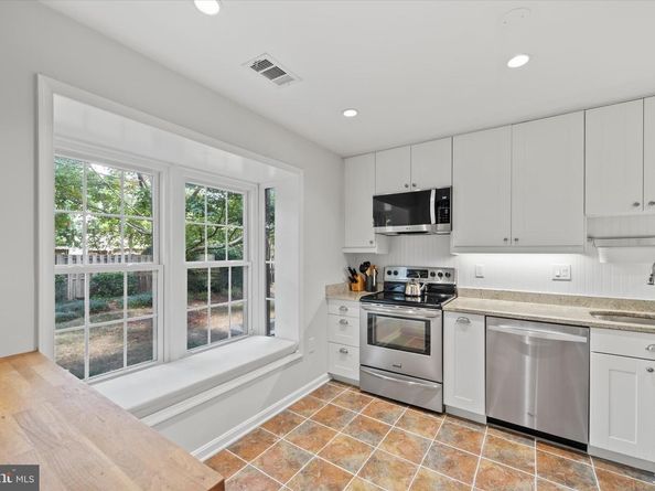 466 W Glebe Road, Alexandria VA 22305