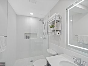 466 W Glebe Road, Alexandria VA 22305