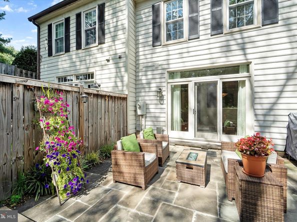 466 W Glebe Road, Alexandria VA 22305