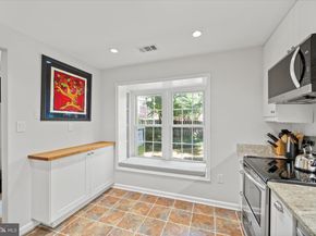 466 W Glebe Road, Alexandria VA 22305